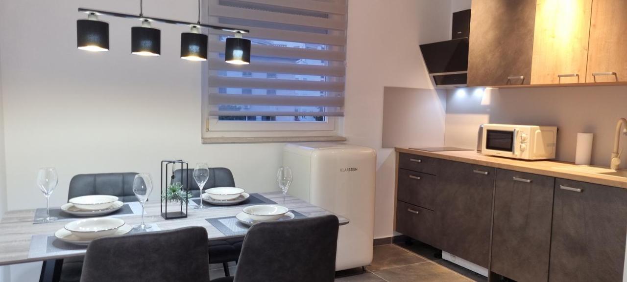Qr Apartment For Family, Couples, And Friends Stay In Риека Экстерьер фото