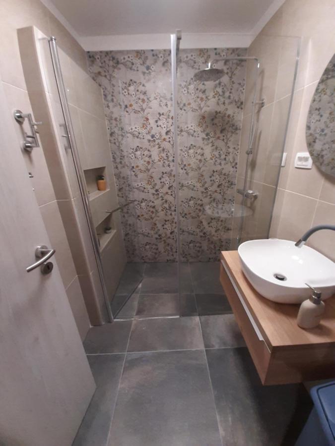 Qr Apartment For Family, Couples, And Friends Stay In Риека Экстерьер фото