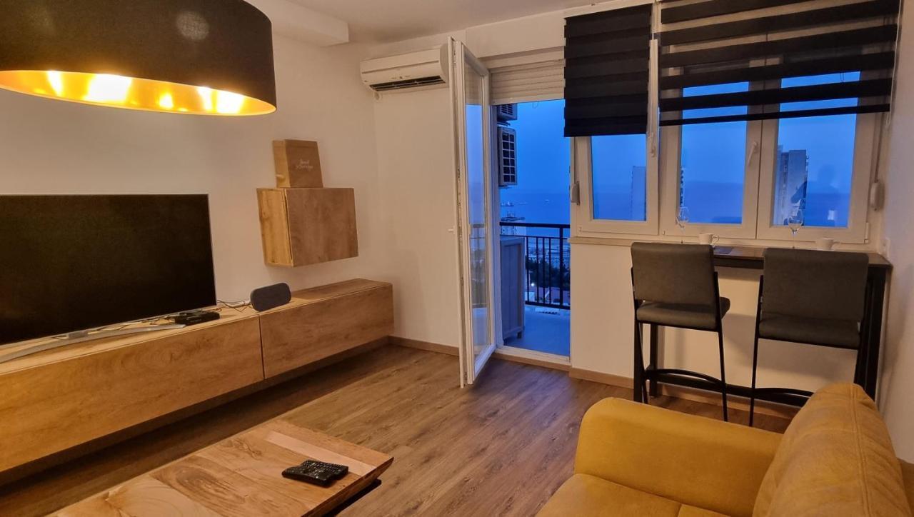 Qr Apartment For Family, Couples, And Friends Stay In Риека Экстерьер фото