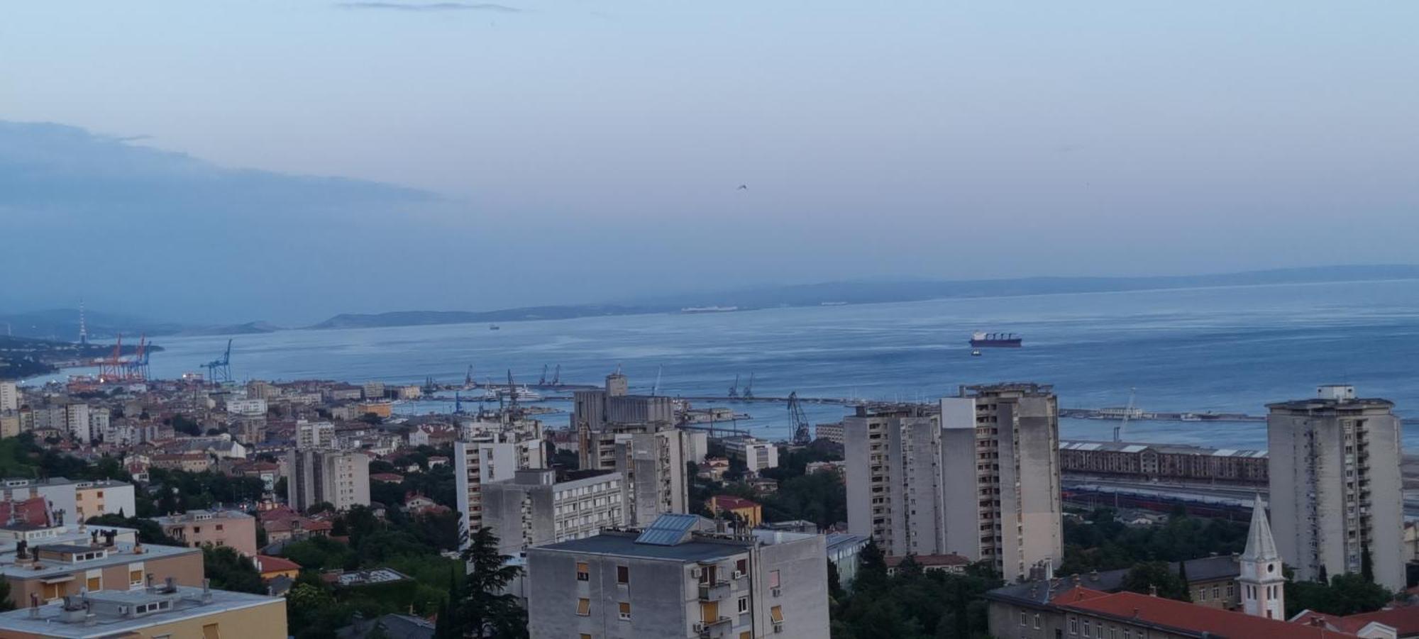 Qr Apartment For Family, Couples, And Friends Stay In Риека Экстерьер фото