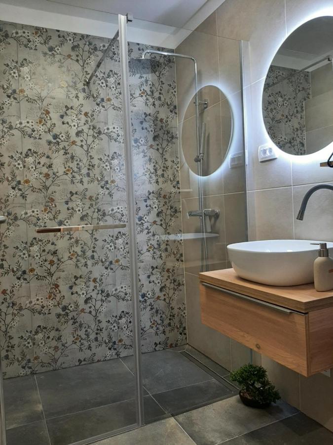 Qr Apartment For Family, Couples, And Friends Stay In Риека Экстерьер фото