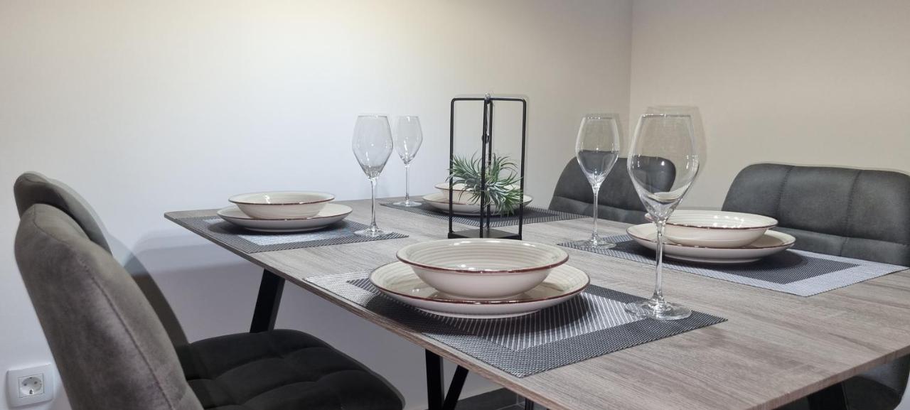 Qr Apartment For Family, Couples, And Friends Stay In Риека Экстерьер фото