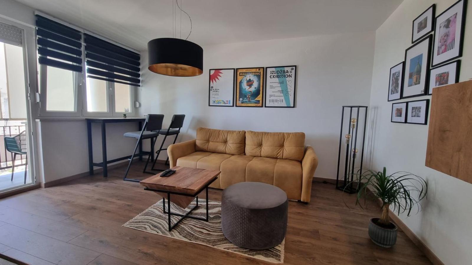 Qr Apartment For Family, Couples, And Friends Stay In Риека Экстерьер фото